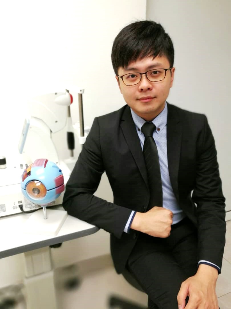 Study Options Optician, a Professional Career in Eye Care Vision College